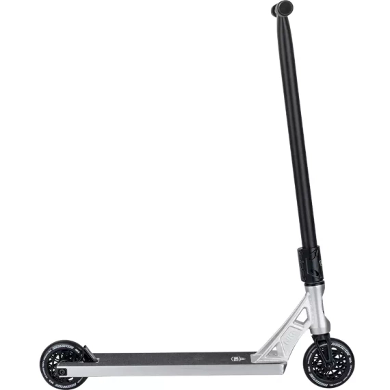 Vysoce výkonný hliníkový silniční skútr. 93 cm Light NKD UFO Silver/Raw