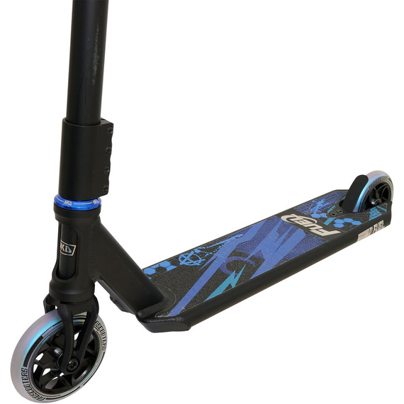 Výkonnostní skútr NKD Fuel Black and Gold wys. 92 cm