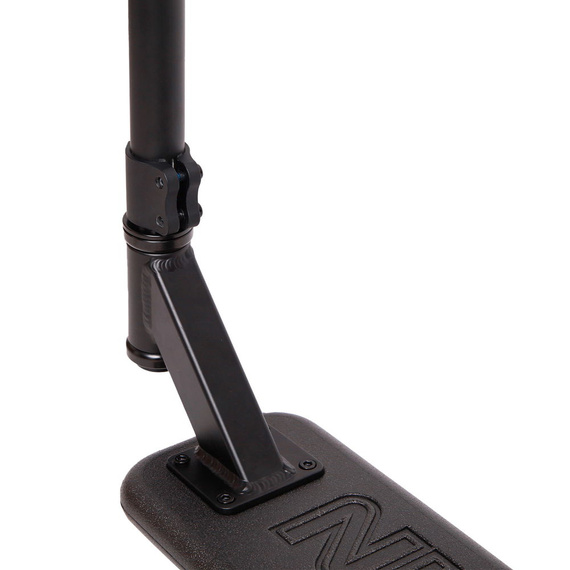 NKD Pro Lehká trampolína Výkonnostní koloběžka černá wys. 80 cm