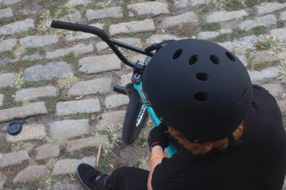 Triple Eight Gotham ESP Liner Helma černá matná