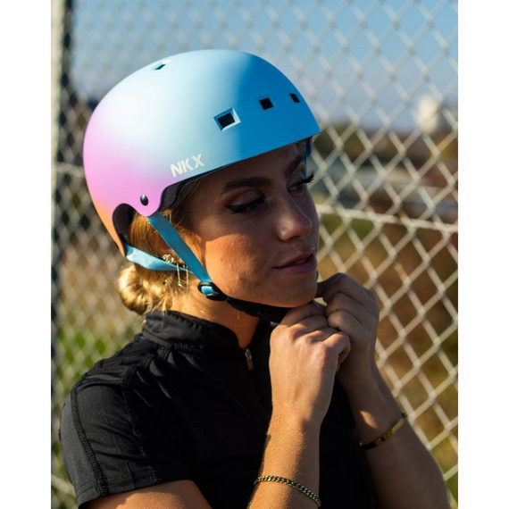NKX Brain Saver Skateboardová helma Rainbow Fade