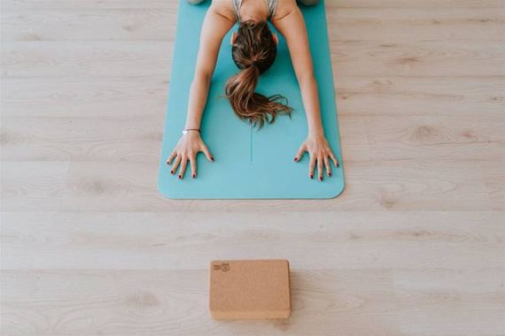 Happy Yoga Cube - korkový blok na jógu
