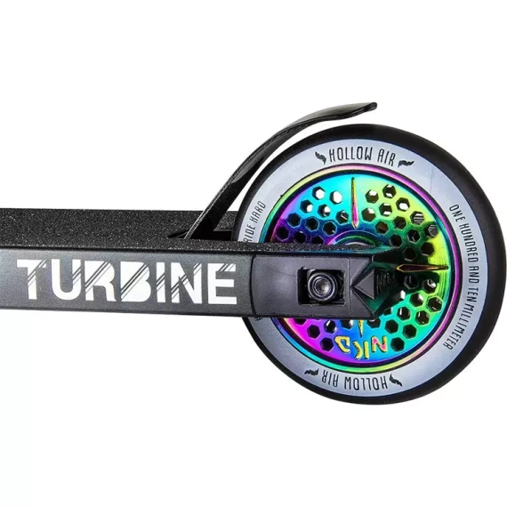 Výkonný skútr NKD Turbine Black & Rainbow High 87 cm