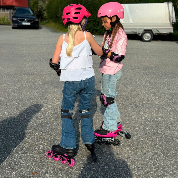 Story Motion Nastavitelné inline brusle Black Pink and Rainbow