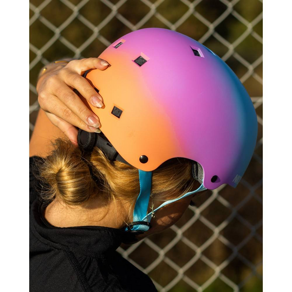 NKX Brain Saver Skateboardová helma Rainbowfade M