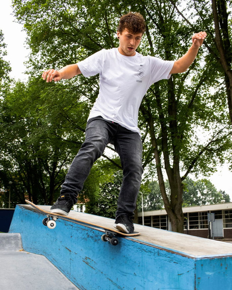 Kompletní skateboard NKX Captain 8.25"