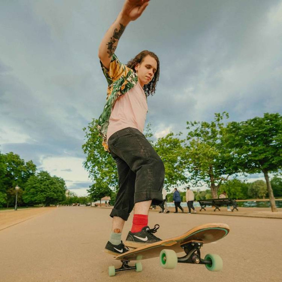 Longboard pro tanečníky NKX Geometric Walnut Green 117 cm