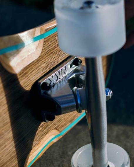 Longboard pro tanečníky NKX Geometric Walnut Green 117 cm