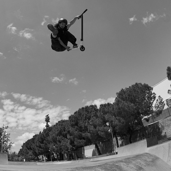 NKD IDC Stunt Scooter Black and Gold wys. 90 cm