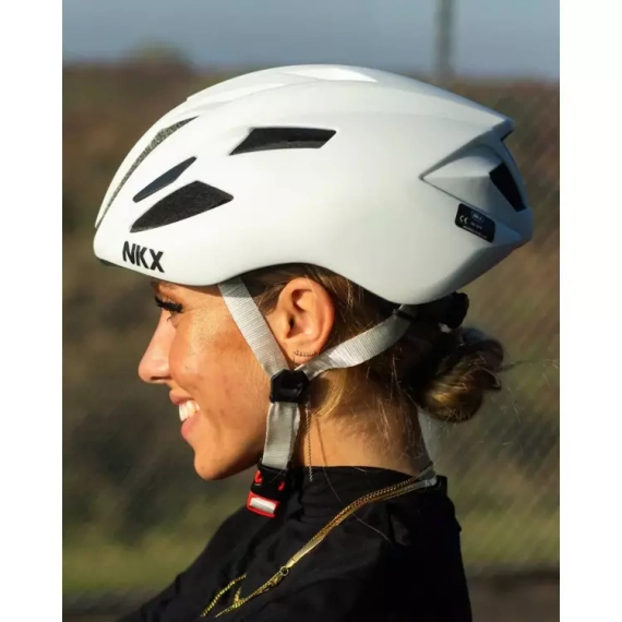 NKX Městská cyklistická přilba bílá/modrá 