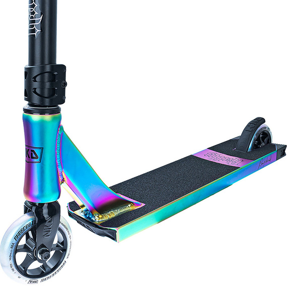 Výkonnostní skútr NKD Rally V4 Neochrome wys. 79 cm