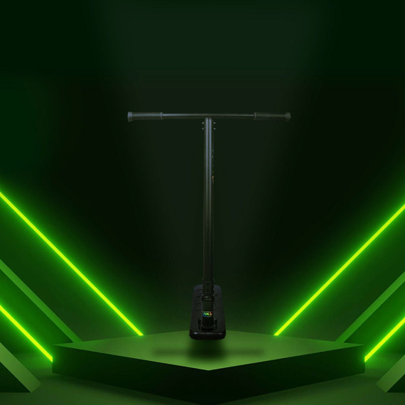 NKD Pro Trampoline Performance Scooter Black wys. 82 cm