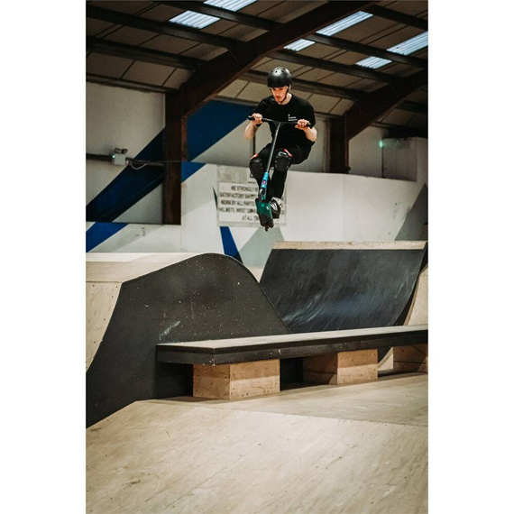 Dětská výkonnostní koloběžka SLAMM Assault Blue 84 cm 