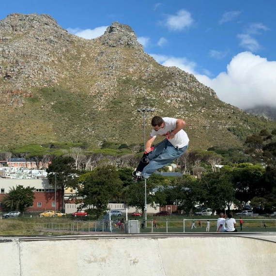 Výkonný skútr NKD Mono Black and Red wys. 95 cm